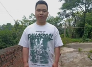 四川一25岁男子失联已11天，父亲：看监控发现离家时举动异常，两部手机钱包均在家中
